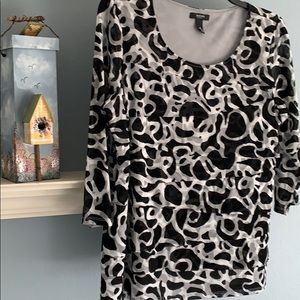 🌹Beautiful Black & White Print Top🌹